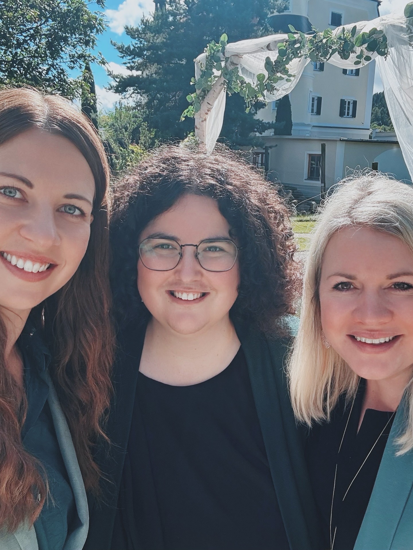 3DFB9DDF-1997-40C3-A494-E896686849B4